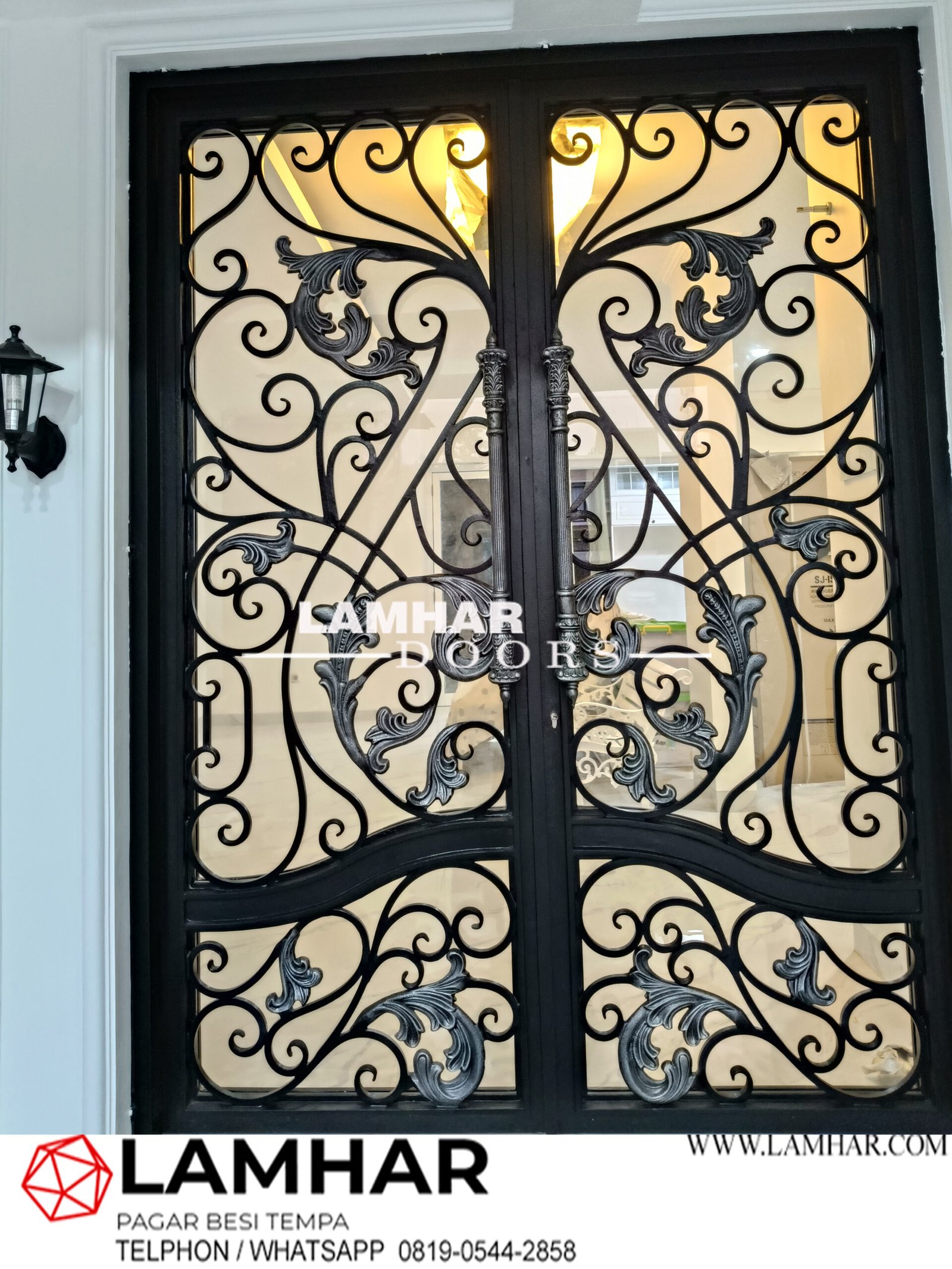pintu besi tempa