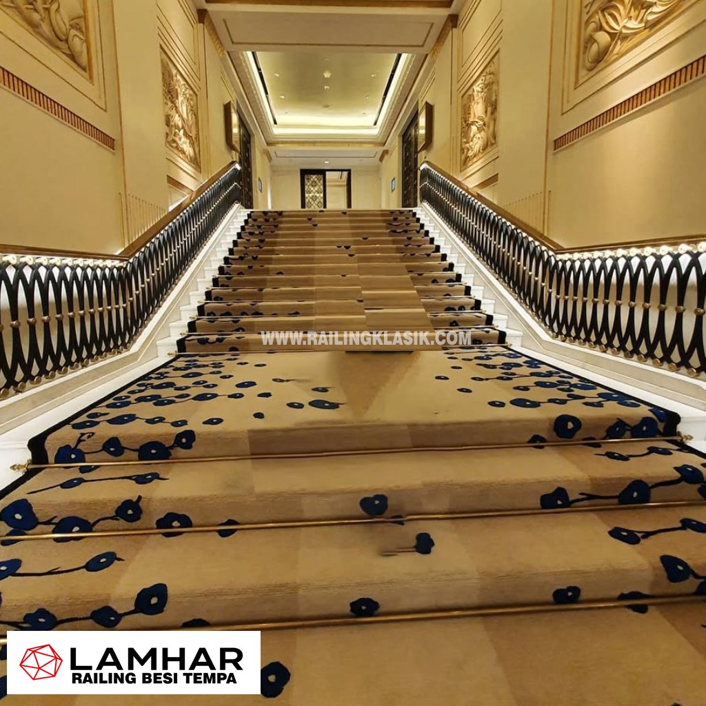 railing klasik custom untuk rumah mewah