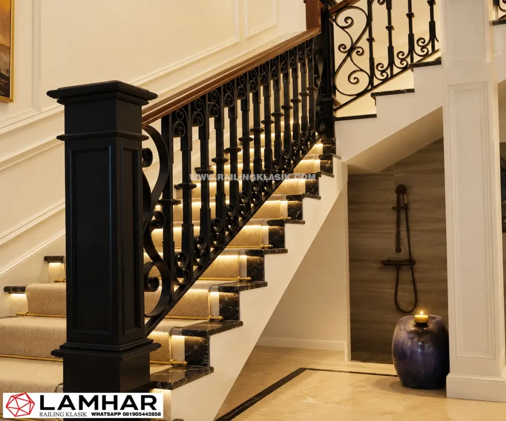Railing-Tangga-Klasik-dengan-Pegangan-Kayu